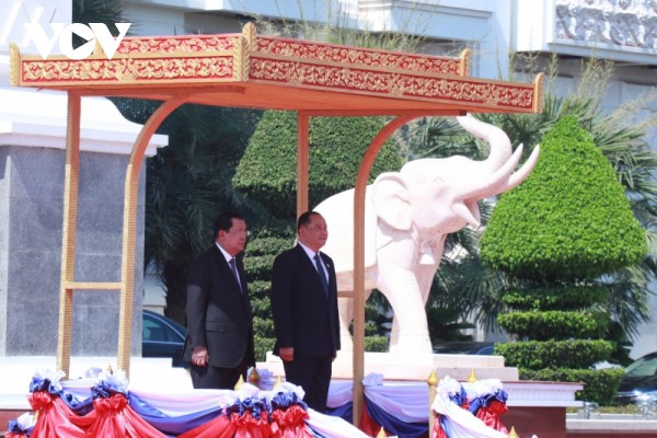 Thủ tướng Lào và Campuchia ký kết Hiệp định biên giới giữa hai nước