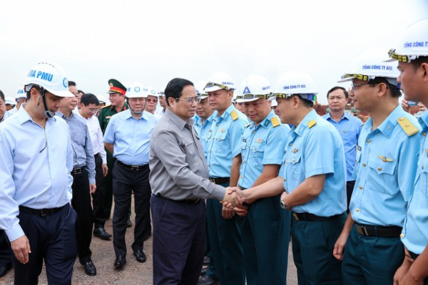 Thủ tướng phân công giải quyết vướng mắc trong đầu tư, xây dựng hạ tầng giao thông Thủ tướng phân công giải quyết vướng mắc trong đầu tư, xây dựng hạ tầng giao thông