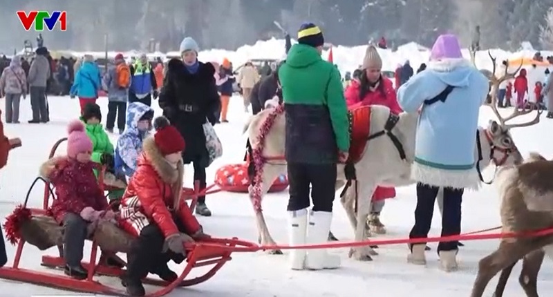 Thú vị 2.000 người tranh tài xây nhà tuyết tại Nga Thú vị 2.000 người tranh tài xây nhà tuyết tại Nga