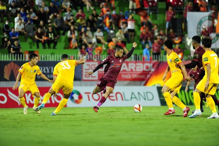 Topenland Bình Định giành chiến thắng trên sân nhà