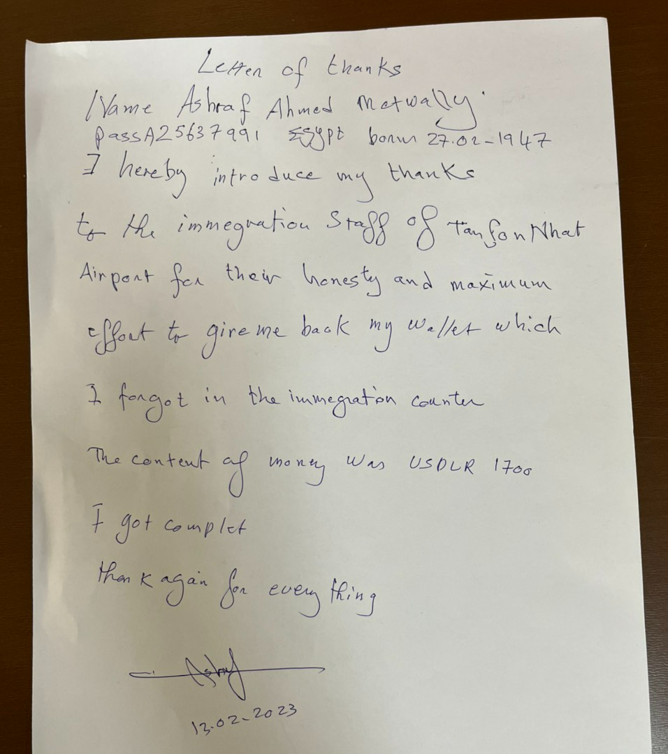 TP.HCM: Nhận lại tài sản đánh rơi, du khách viết thư cảm ơn công an cửa khẩu