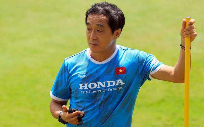 Trợ lý Lee Young-jin viết tâm thư chia tay tuyển Việt Nam