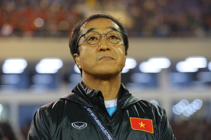 Trợ lý Lee Young-jin viết tâm thư chia tay tuyển Việt Nam