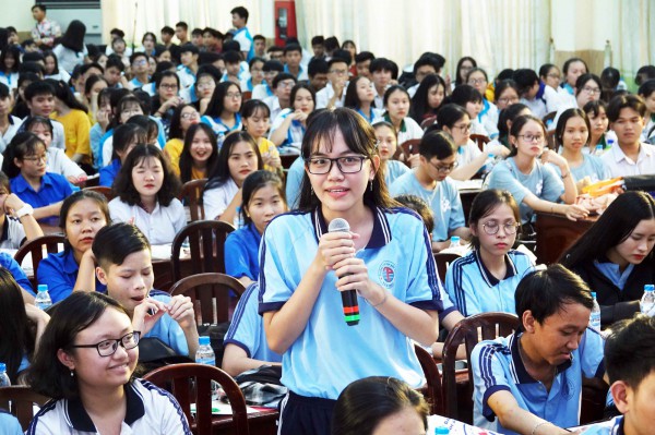 Tư vấn mùa thi 2023: Truyền cảm hứng và trải nghiệm thực tế