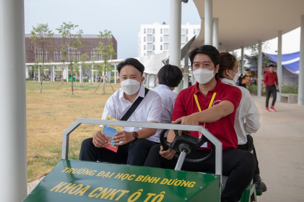 Tư vấn mùa thi: Những hình ảnh ấn tượng của học sinh