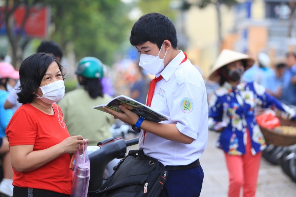 Tuyển sinh lớp 10: Không nên chỉ cứng nhắc một cách thi hoặc xét tuyển Tuyển sinh lớp 10: Không nên chỉ cứng nhắc một cách thi hoặc xét tuyển