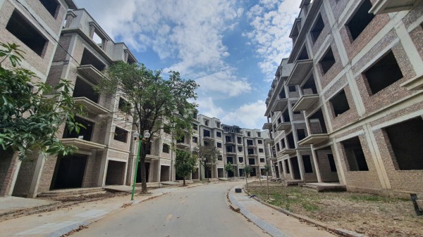 Vì sao chưa xử lý triệt để việc lách luật huy động vốn trong bất động sản? Vì sao chưa xử lý triệt để việc lách luật huy động vốn trong bất động sản?
