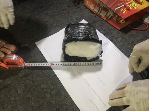 Vĩnh Long: Nhận 4 triệu đồng, chở thuê 1 kg ma túy đá, bị khởi tố