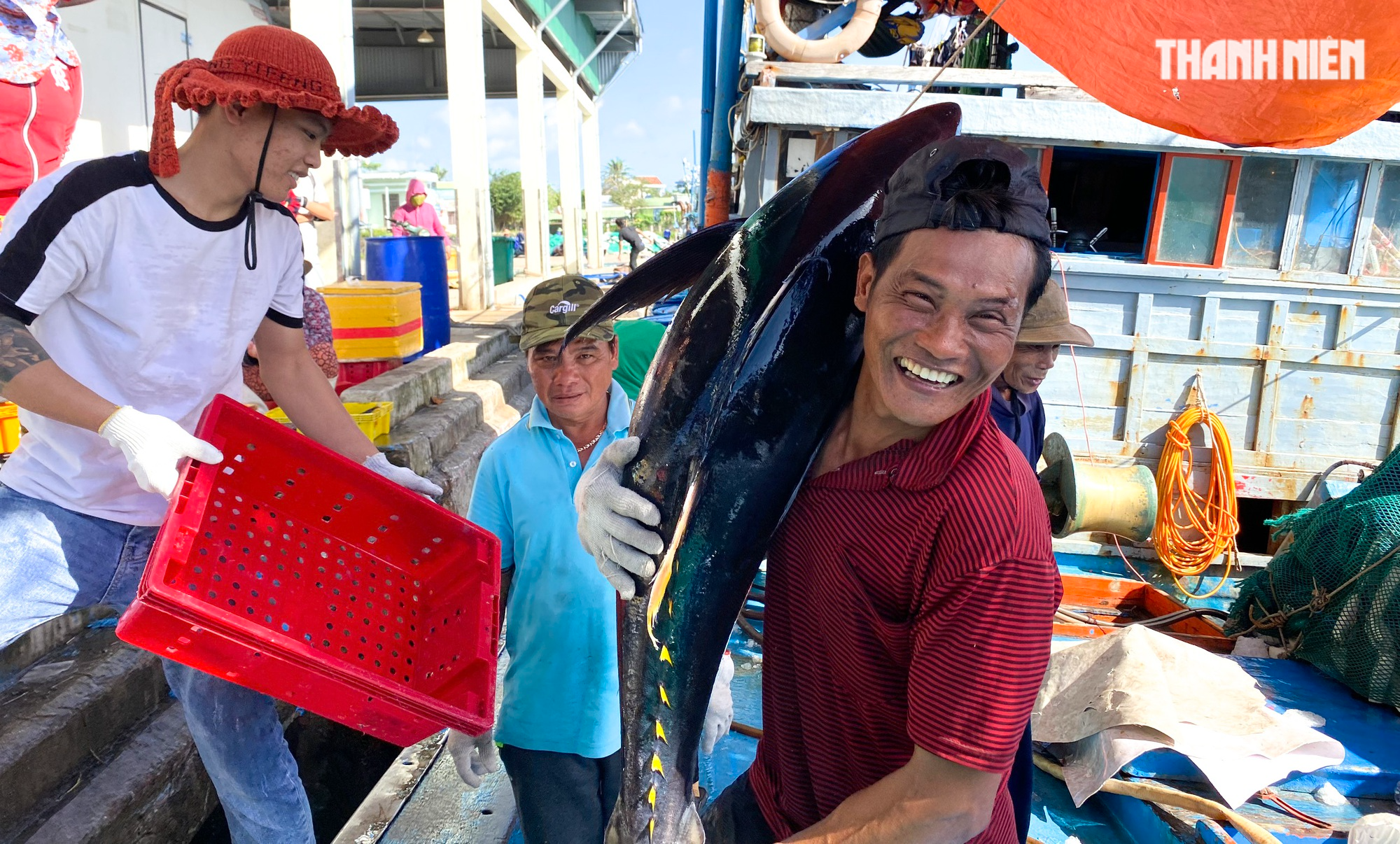 Xuyên tết ở Hoàng Sa, ngư dân Quảng Ngãi trúng đậm cá