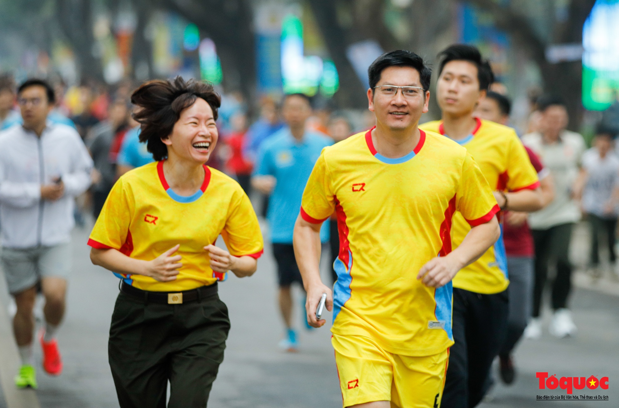 Bộ Công an tổ chức Ngày chạy Olympic vì sức khỏe toàn dân - Ảnh 4. Bộ Công an tổ chức Ngày chạy Olympic vì sức khỏe toàn dân - Ảnh 4.