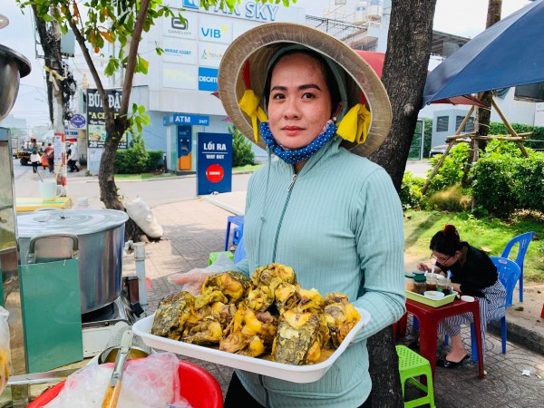 Món ngon miền Tây: Người mưu sinh xa quê bồi hồi 