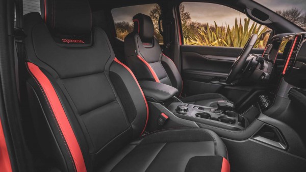 Giá bán Ford Ranger Raptor 2023 tại Việt Nam khiến xe cũ 