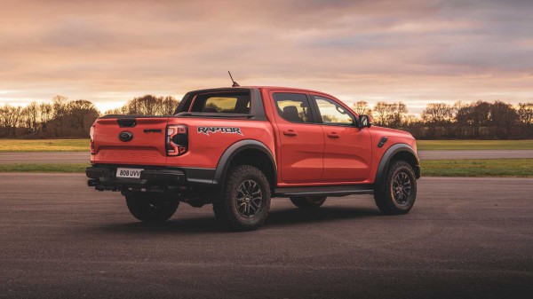 Giá bán Ford Ranger Raptor 2023 tại Việt Nam khiến xe cũ 