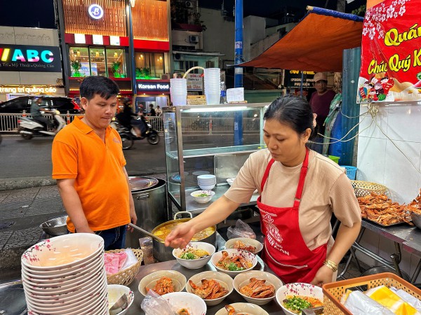 Hàng quán nổi tiếng muốn đăng ký độc quyền nhãn hiệu: Lợi gì và thực hiện thế nào?