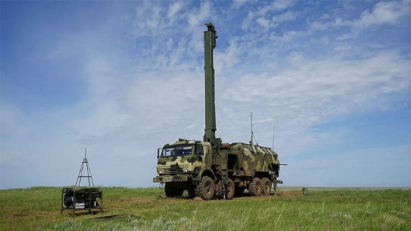 Pháo phản lực phóng loạt MLRS Grad của Nga dội hỏa lực bắn phá các mục tiêu Ukraine