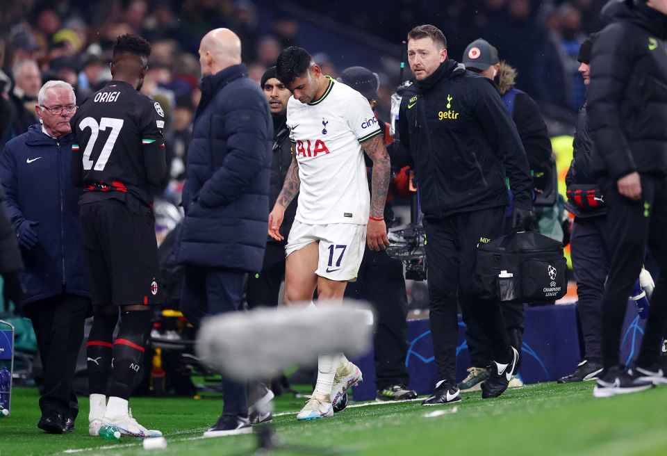 HLV Conte hé lộ khả năng bị sa thải sau khi Tottenham bị loại khỏi Champions League