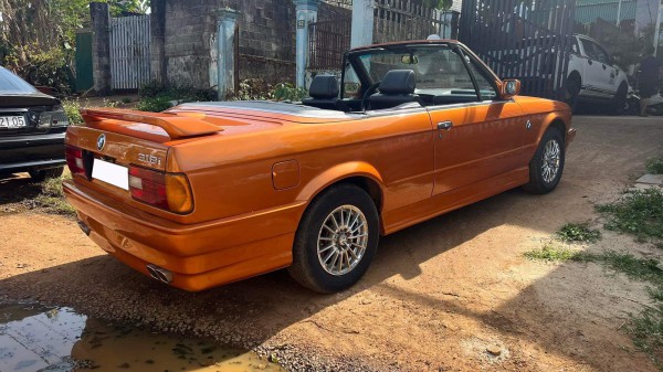 BMW 3-Series mui trần 30 năm tuổi, xe hiếm tại Việt Nam BMW 3-Series mui trần 30 năm tuổi, xe hiếm tại Việt Nam