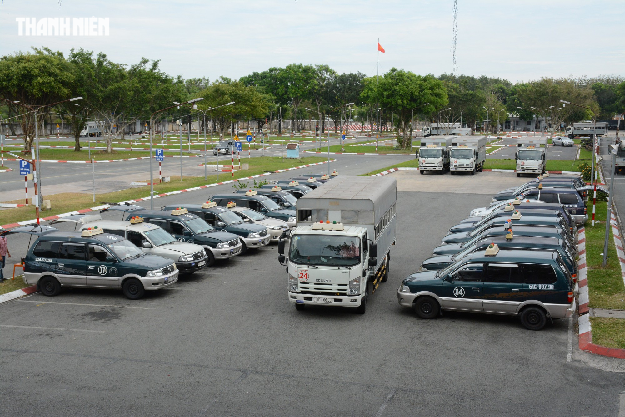 Học, thi bằng lái ô tô ngày càng khó, chi phí đắt đỏ