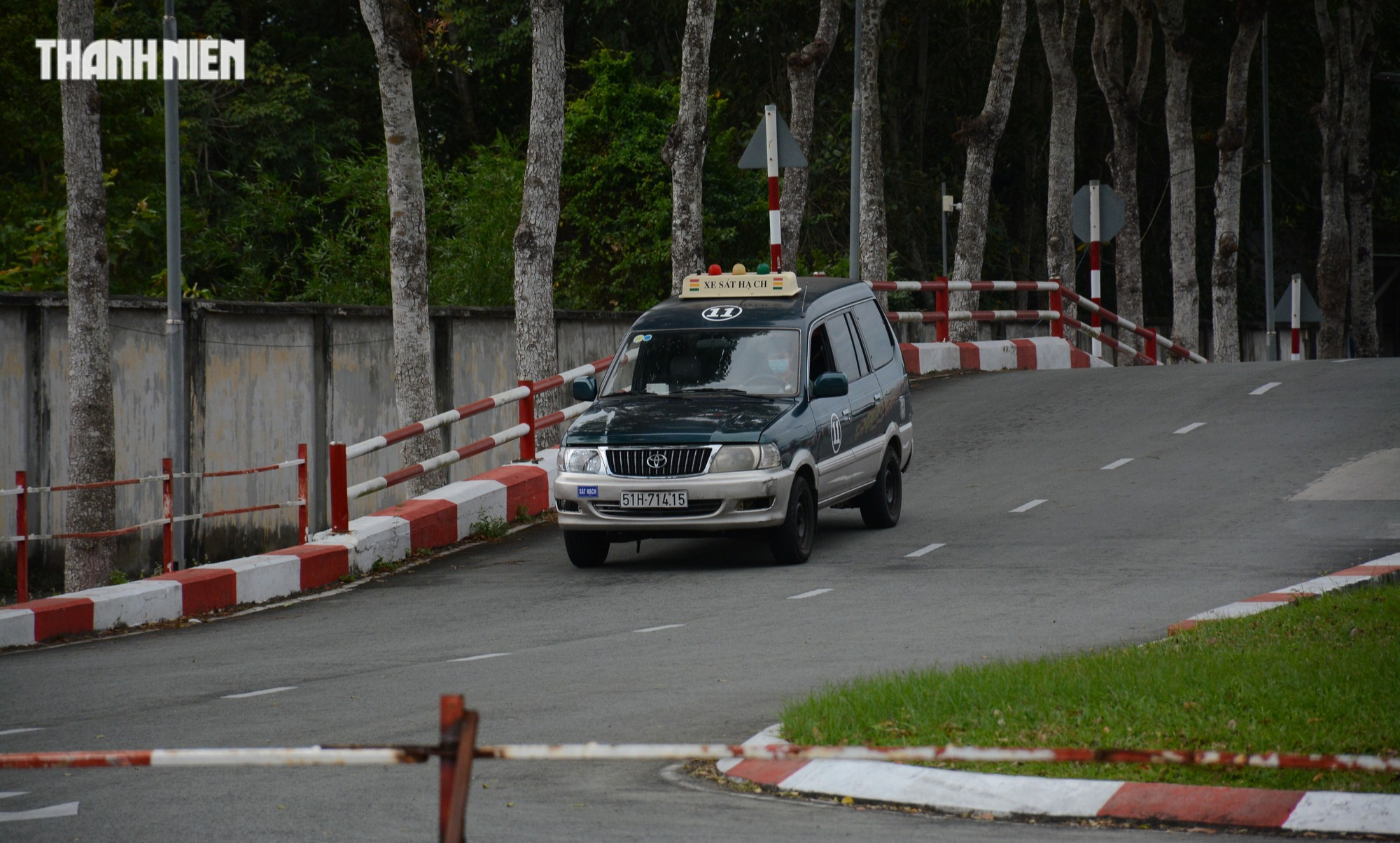 Học, thi bằng lái ô tô ngày càng khó, chi phí đắt đỏ