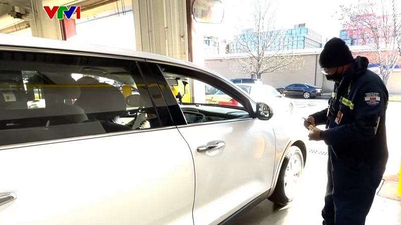 Đăng kiểm ô tô ở Mỹ phải chờ đợi bao lâu?