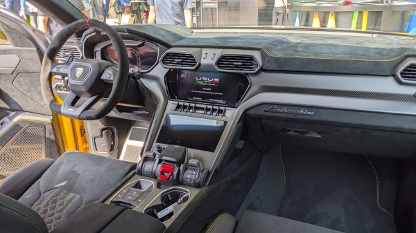 Lamborghini Urus dính nhiều lỗi gây cháy nổ dù có giá hàng chục tỉ đồng Lamborghini Urus dính nhiều lỗi gây cháy nổ dù có giá hàng chục tỉ đồng