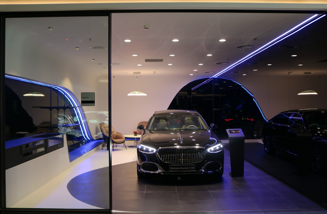 Mercedes-Benz ra mắt showroom có phòng chờ Maybach Lounge đầu tiên tại Việt Nam