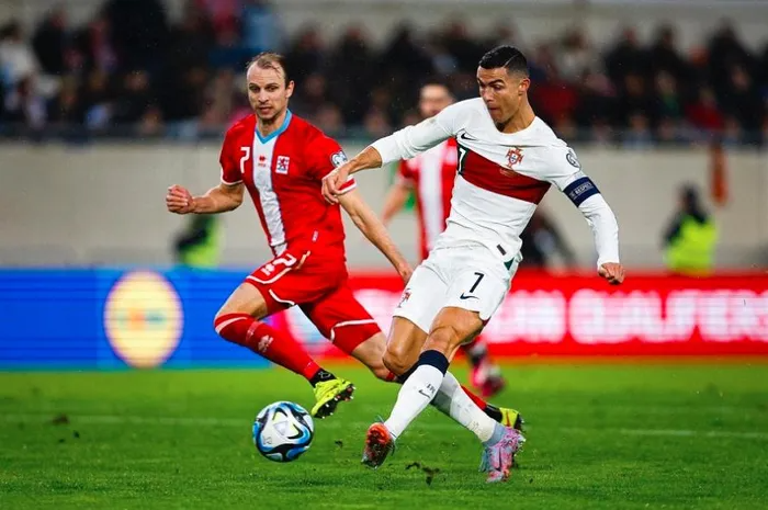 Vòng loại EURO 2024 - Ronaldo lập cú đúp, Bồ Đào Nha thắng đậm Luxembourg Vòng loại EURO 2024 - Ronaldo lập cú đúp, Bồ Đào Nha thắng đậm Luxembourg
