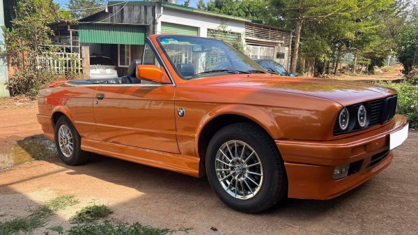 BMW 3-Series mui trần 30 năm tuổi, xe hiếm tại Việt Nam BMW 3-Series mui trần 30 năm tuổi, xe hiếm tại Việt Nam