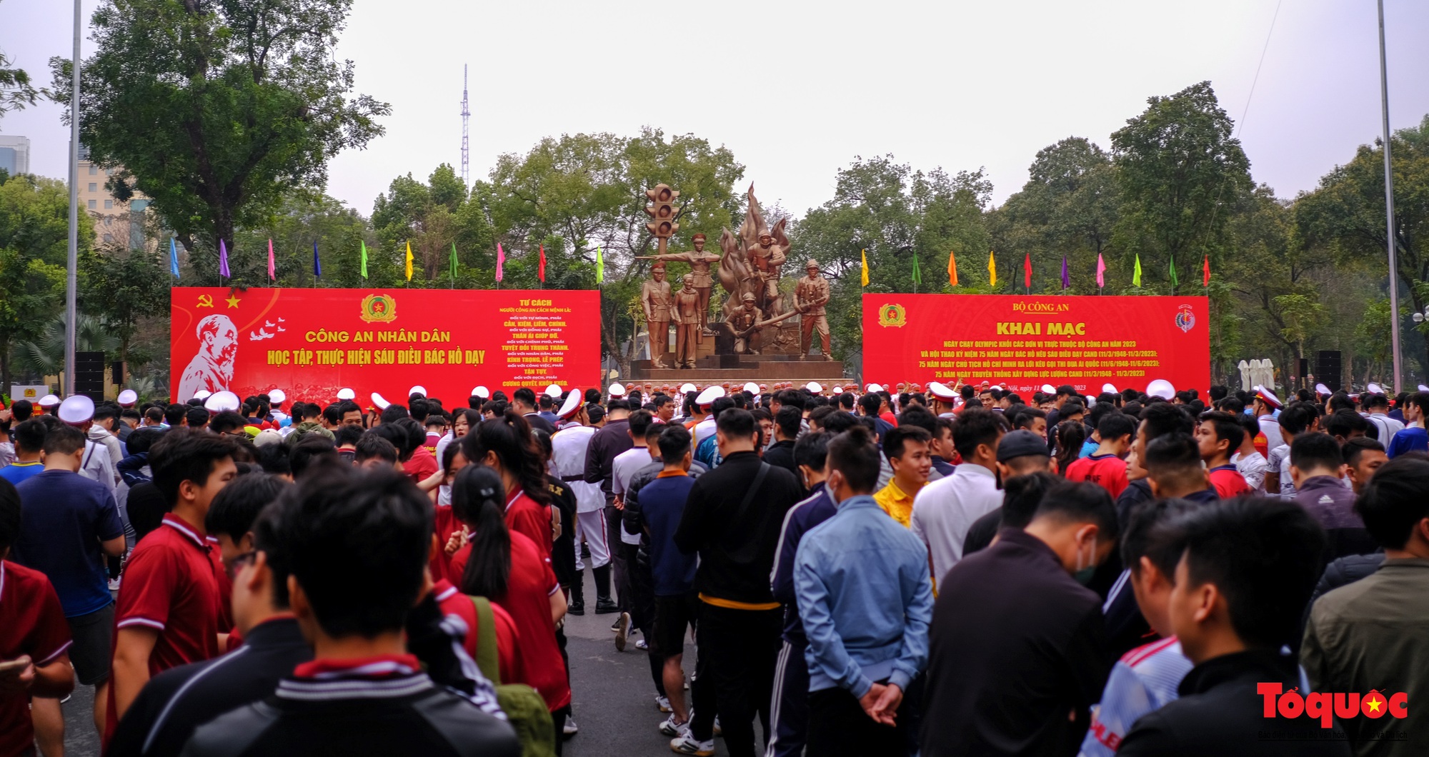 Bộ Công an tổ chức Ngày chạy Olympic vì sức khỏe toàn dân - Ảnh 1. Bộ Công an tổ chức Ngày chạy Olympic vì sức khỏe toàn dân - Ảnh 1.