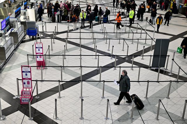 Du lịch y tế đối mặt với khó khăn khi chi phí sinh hoạt đắt đỏ - Ảnh 1. Du lịch y tế đối mặt với khó khăn khi chi phí sinh hoạt đắt đỏ - Ảnh 1.