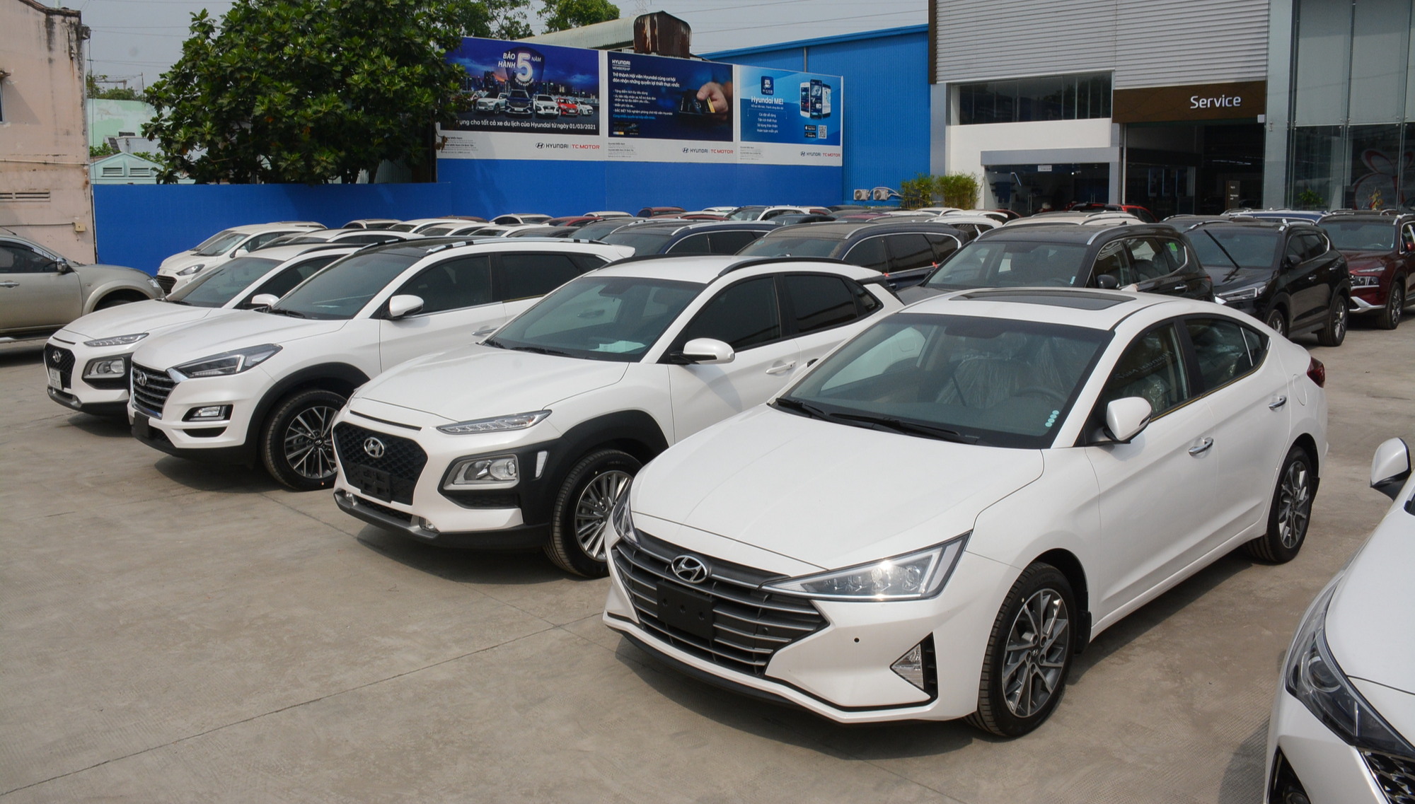 Ô tô động cơ đốt trong đã qua thời hoàng kim, kỷ nguyên xe điện đang đến Ô tô động cơ đốt trong đã qua thời hoàng kim, kỷ nguyên xe điện đang đến