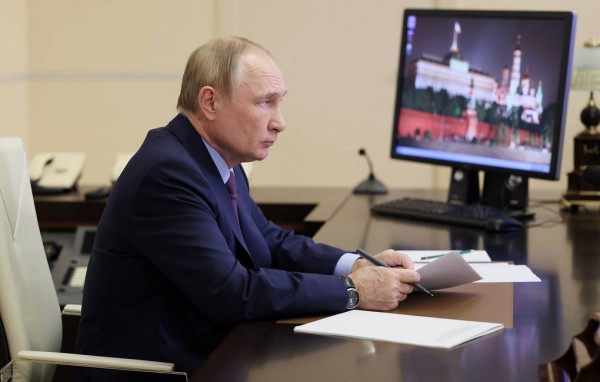 Tổng thống Putin: Phương Tây đã vượt qua tất cả lằn ranh đỏ thậm chí là đỏ đậm Tổng thống Putin: Phương Tây đã vượt qua tất cả lằn ranh đỏ thậm chí là đỏ đậm