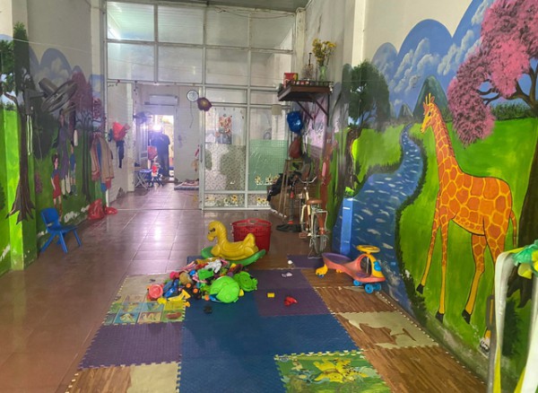 Bé 17 tháng bị người trông trẻ đánh tử vong: Để không còn những chuyện đau lòng