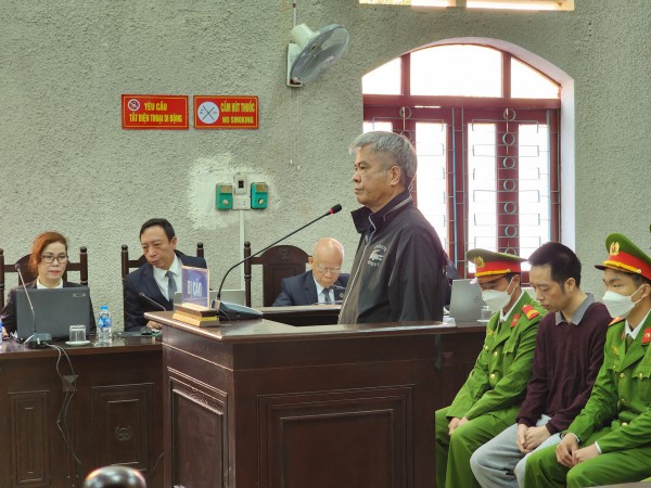 Cựu giám đốc sở lĩnh 5 năm tù vì can thiệp thầu, nhận Cựu giám đốc sở lĩnh 5 năm tù vì can thiệp thầu, nhận