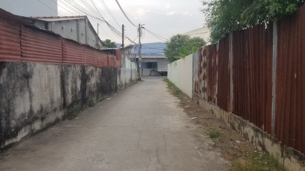 Đi mua đồ cúng 100 ngày cho cha, người phụ nữ bị cướp giật bông tai vàng