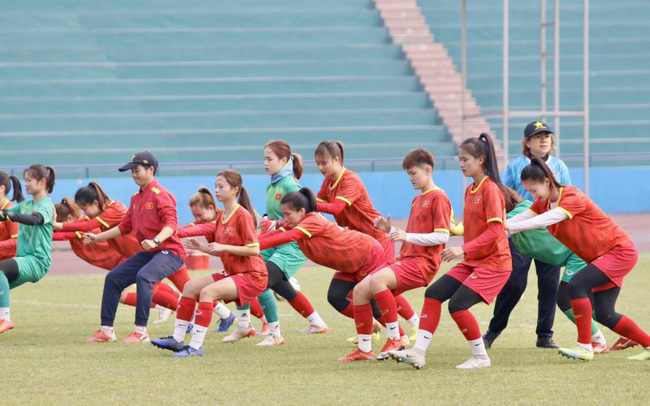 ĐT U20 nữ Việt Nam có buổi tập đầu tiên trên sân Việt Trì ĐT U20 nữ Việt Nam có buổi tập đầu tiên trên sân Việt Trì