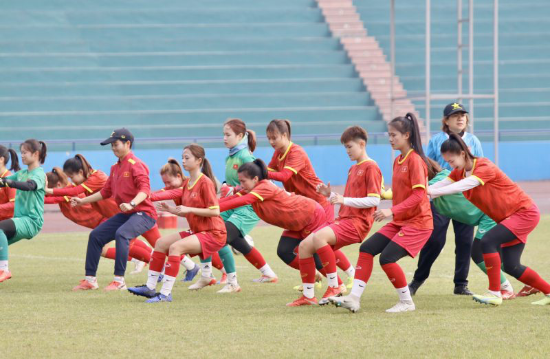 ĐT U20 nữ Việt Nam có buổi tập đầu tiên trên sân Việt Trì ĐT U20 nữ Việt Nam có buổi tập đầu tiên trên sân Việt Trì