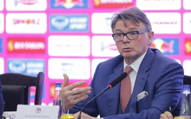 HLV Philippe Troussier: “Tôi không phải bắt đầu từ con số 0…"