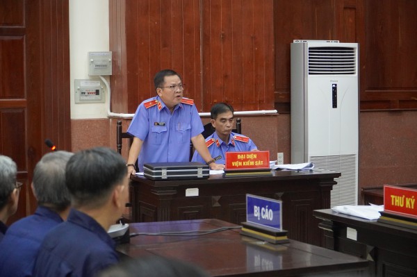 Hoãn xử vụ bán rẻ 2 dự án khu dân cư Phước Kiển và Ven Sông