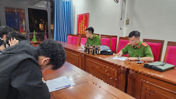 Hỗn chiến vì mâu thuẫn giữa người yêu cũ và người yêu mới