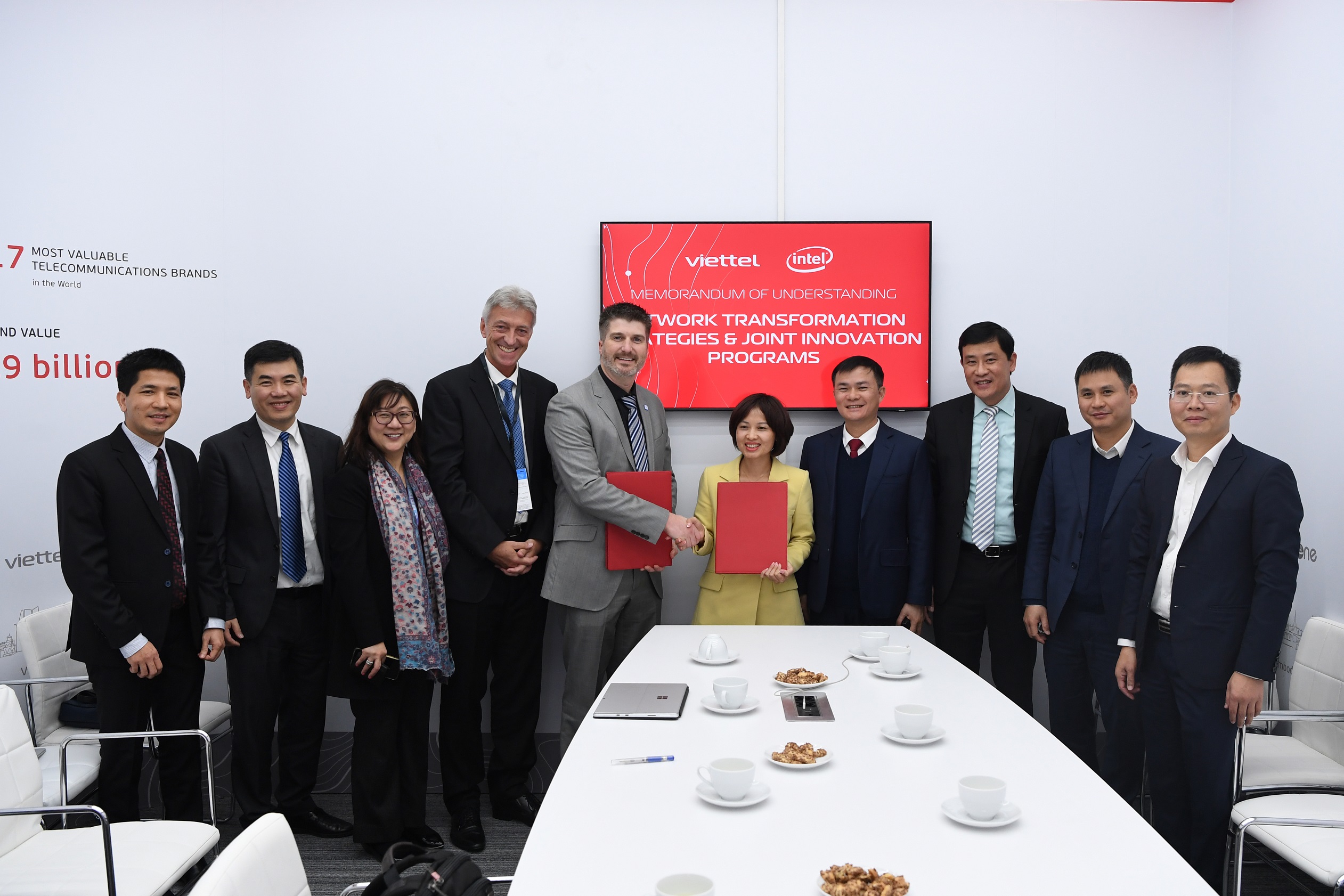 MWC 2023: Viettel và Intel ký kết MOU về hợp tác phát triển công nghệ hạ tầng số