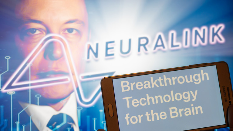 Mỹ không cấp phép cấy chip vào não người