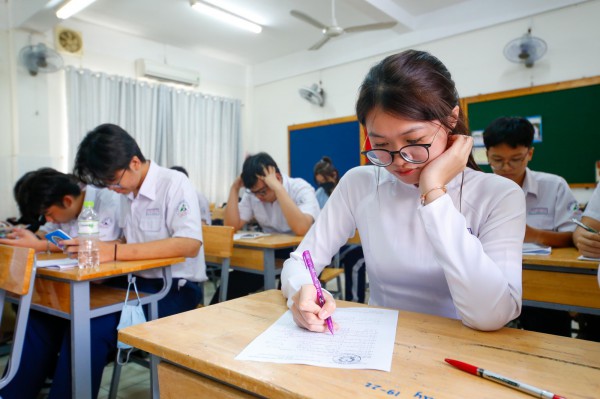 Ôn thi tốt nghiệp THPT theo 2 giai đoạn Ôn thi tốt nghiệp THPT theo 2 giai đoạn