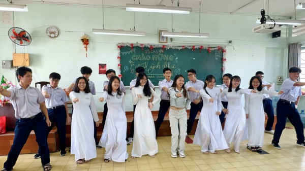 Quả bóng vàng Huỳnh Như nhảy 