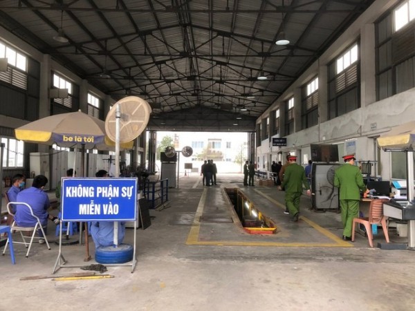 Tạm giữ hình sự Giám đốc Trung tâm đăng kiểm xe 29-10D cùng 8 thuộc cấp