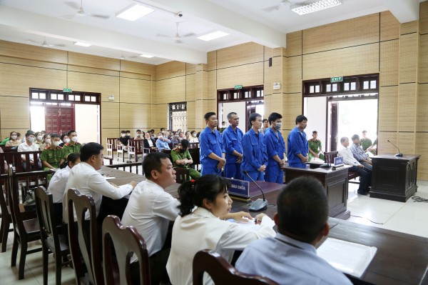 Tây Ninh: Xét xử đường dây buôn lậu đường cát, gỗ qua biên giới