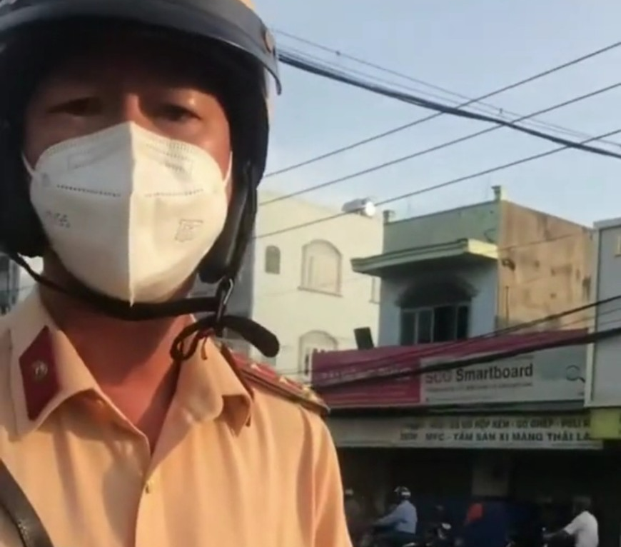 TP.HCM: Xác minh clip cán bộ CSGT An Sương 2 lần hất điện thoại người vi phạm TP.HCM: Xác minh clip cán bộ CSGT An Sương 2 lần hất điện thoại người vi phạm
