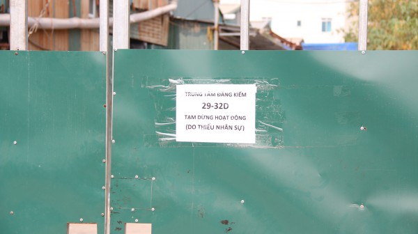 TTĐK cuối cùng nội thành Hà Nội bị khám xét, người dân ngao ngán hỏi "đăng kiểm ở đâu?"