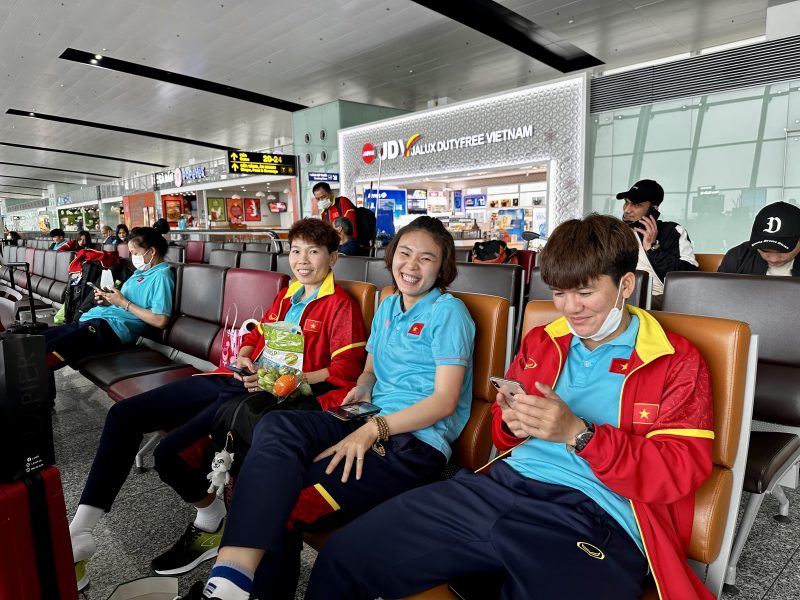 ĐT nữ Việt Nam khởi hành sang Nepal thi đấu Vòng loại Olympic 2024 ĐT nữ Việt Nam khởi hành sang Nepal thi đấu Vòng loại Olympic 2024