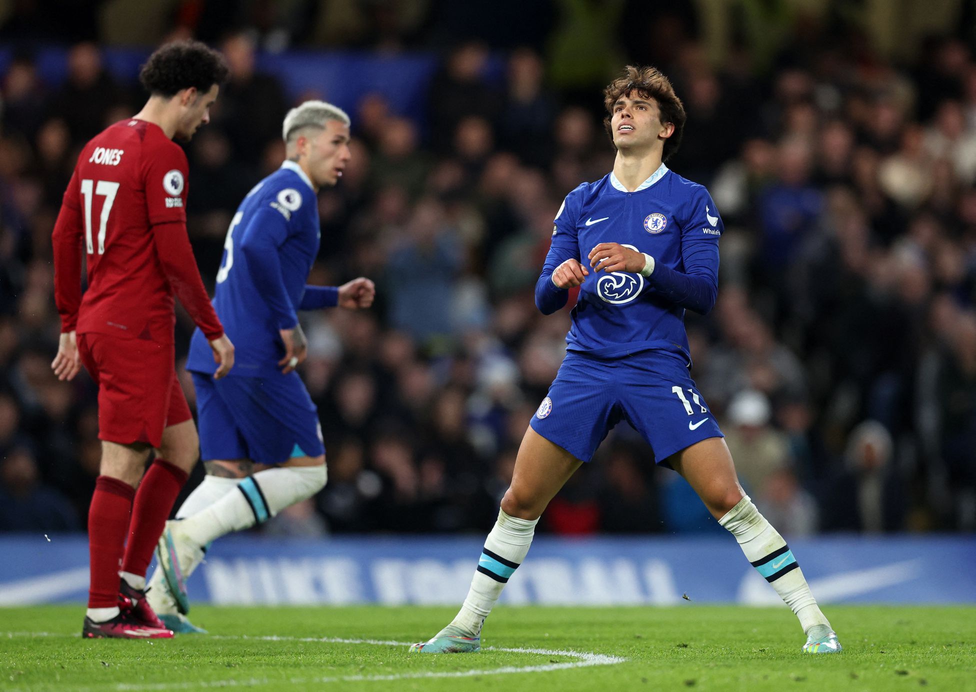 Đá bù vòng 8 Ngoại hạng Anh: Chelsea và Liverpool bất phân thắng bại